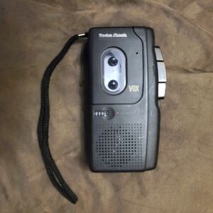 Radio Shack Handheld Micro-17 VOX Voice Activated Recorder 14-1178
